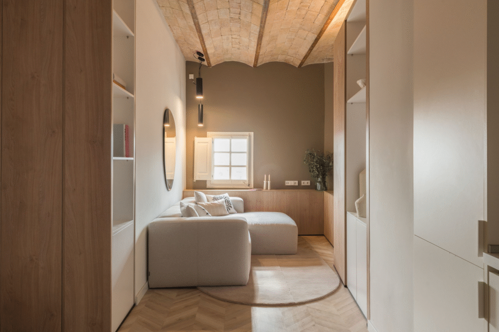 ¿Salón blanco o beige? cinco colores que mejorarán tu decoración