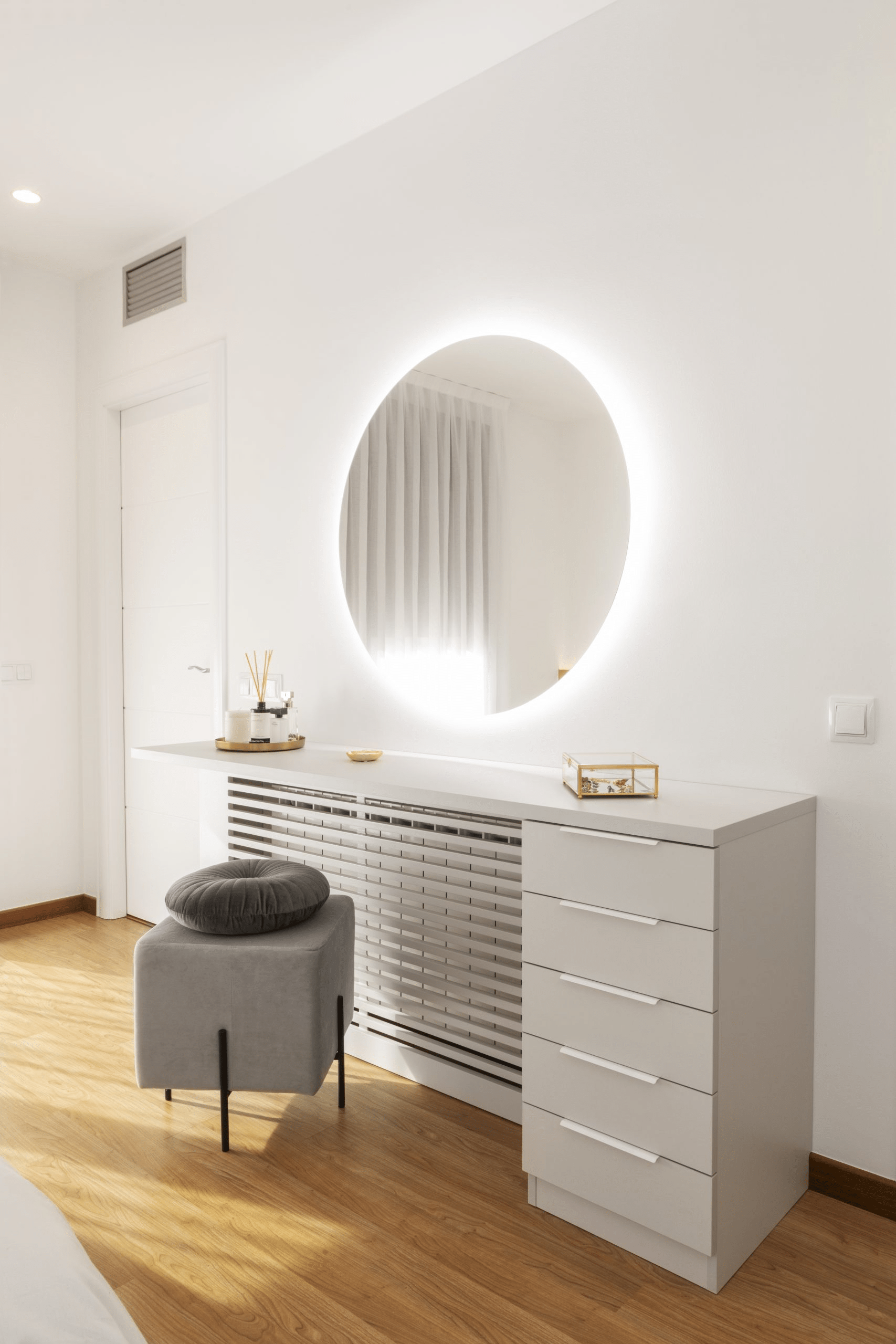 Versatilidad: blanco en el diseño de interiores con Arc Disseny